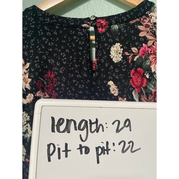 Torrid Women's Plus Size Dark Grey Black Floral Tunic Top Shirt Size 1x - Picture 8 of 8